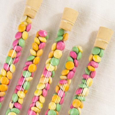 SCHOKOLINSEN | bunt im Reagenzglas